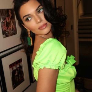 green neon i am gia top